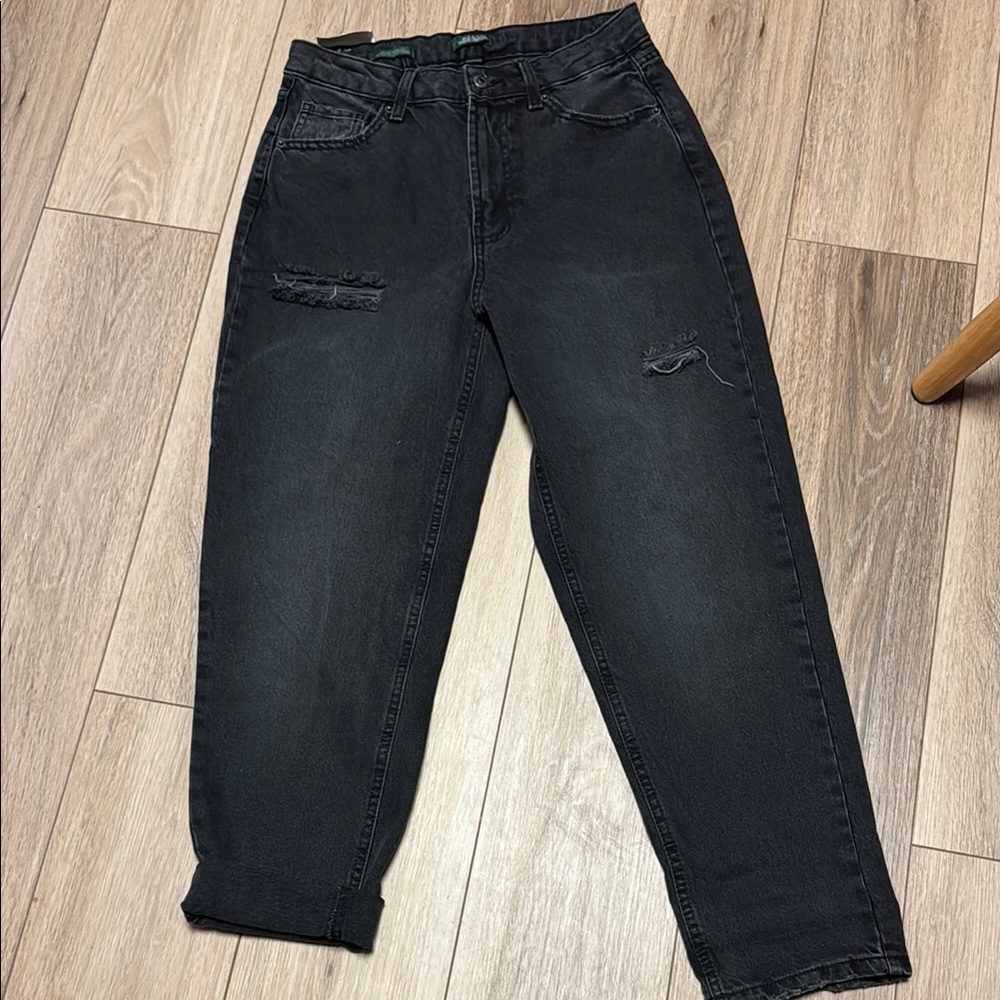 Wild Fable NWT 6 highrise curvy tapered barrel Black wash Distressed Jeans